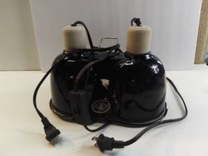 lot 5261 image: Black Zoo Med Reptile Dual Heat Lamp. Works