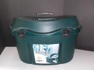 lot 5273 image: Lixit Green Ascot Box