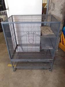 lot 5277 image: Gray Wire Rolling Chinchilla Cage