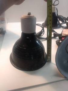 lot 5310 image: Reptile Heat Lamp Deep Dome