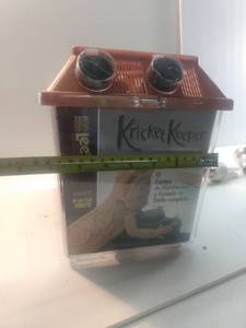 lot 5314 image: Lees Aquarium Kricket Keeper