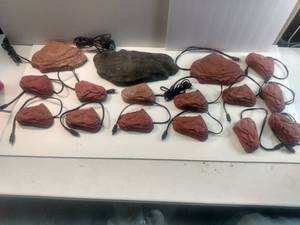 lot 5320 image: Various Decorative ReptileFish Tank Stones