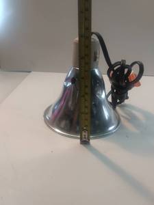 lot 5321 image: Reptile Heat Lamp Deep Dome