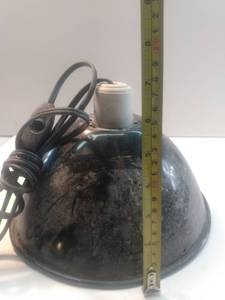 lot 5322 image: Reptile Heat Lamp Deep Dome