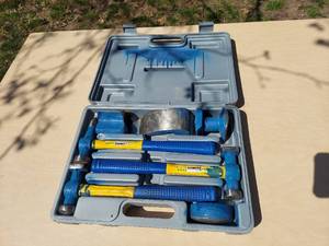 lot 3005 image: Auto Body Tools in Case