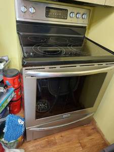 lot 3007 image: Frigidaire Electric Range