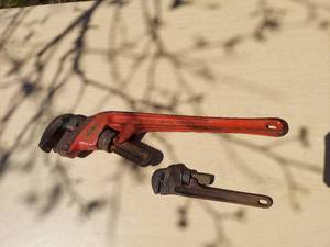 lot 3015 image: 2 Ridgid Pipe Wrenches