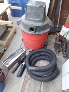 lot 3023 image: Wet  Dry Vacuum