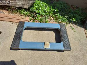 lot 3030 image: 30 In x 18 In 1000 lb. Capacity Polypropylene Dolly