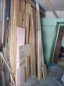 lot 3042 image: Pile of Assorted Lumber