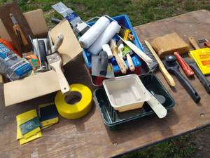 lot 3071 image: assorted painting supplies