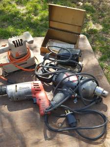 lot 3080 image: 4 assorted power tools