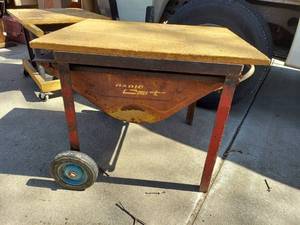 lot 3095 image: Rolling Table with Belly Storage