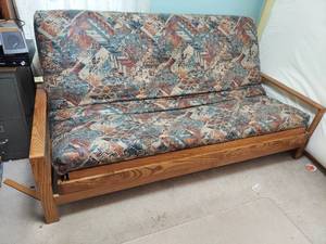 lot 3101 image: Futon with Mattress