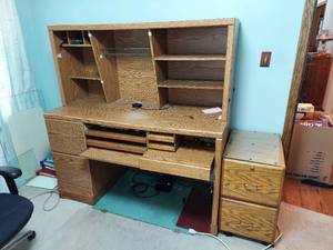 lot 3112 image: Desk with Hutch Top and 2 Drawer File Cabinet