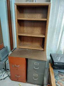 lot 3117 image: 2 File Cabinets and Bookshelf