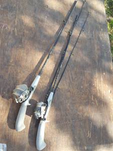 lot 3122 image: 2 rods and reels