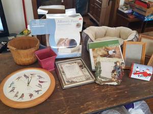 lot 3132 image: assorted home decor