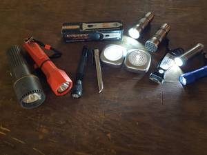 lot 3135 image: assorted flashlights