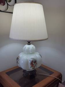 lot 3142 image: table lamp