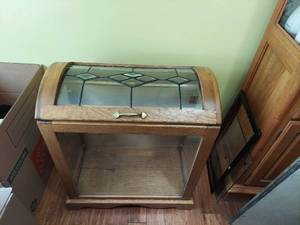 lot 3150 image: Quilt Case with Leaded Glass Lid