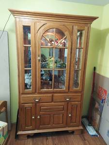 lot 3151 image: Keller Oak China Cabinet - 1 Piece - Contents Not Included