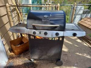 lot 3157 image: LP BBQ Grill with Tank that Feels about 34 Full