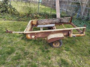 lot 3162 image: Trailer - Uses 2 Ball, Needs Work