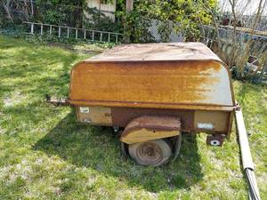 lot 3165 image: Trailer with Topper - Contents Included - Uses 1-78 Ball