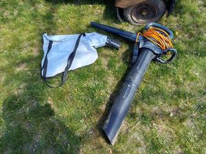 lot 3166 image: Craftsman Blower Vac with Cord
