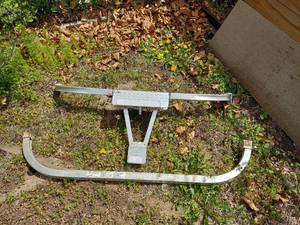 lot 3173 image: Ladder Stabilizers