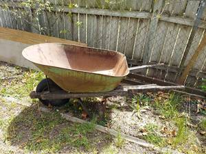 lot 3174 image: Wheelbarrow