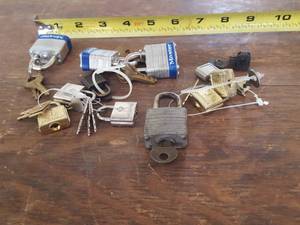 lot 3194 image: padlocks