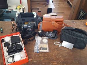 lot 3197 image: assorted cameras