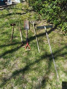 lot 3211 image: Long Handled Tools - Potato Fork