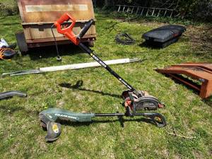lot 3212 image: Black & Decker Grass Hog Electric Edger and Trimmer