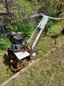 lot 3213 image: Rototiller - Has Compression, Belt is Off