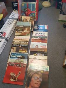lot 3247 image: assorted albums and tote