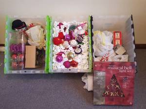 lot 3251 image: holiday decor