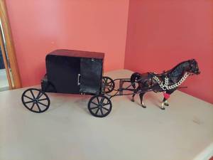 lot 3259 image: Horse and Buggy