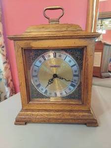 lot 3267 image: Howard Miller Clock in Oak Case