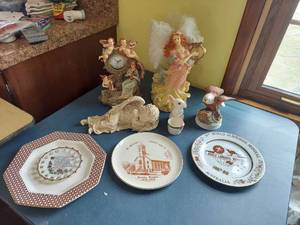 lot 3285 image: Assorted Decor - Angels and Eagle