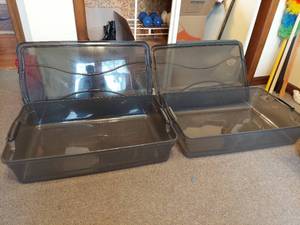 lot 3303 image: 2 Storage Tubs with Lids - Would Fit Under a Bed