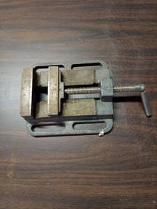 lot 6033 image: Drill Press Vise