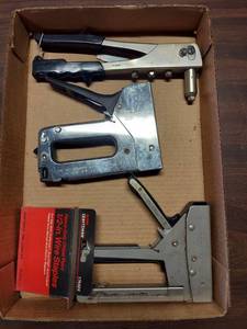 lot 6046 image: Staplers and pop rivet