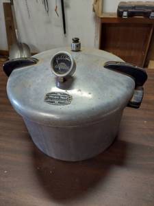 lot 6060 image: pressure cooker