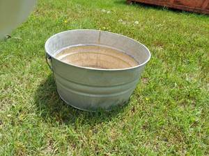 lot 6074 image: Galvanized Tub