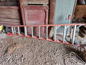lot 6075 image: Werner 10ft Fiberglass Step Ladder