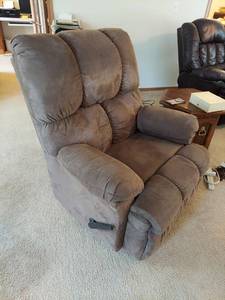lot 6095 image: Brown Microfiber Rocking Recliner
