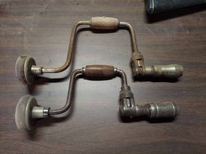 lot 6251 image: 2 Braces